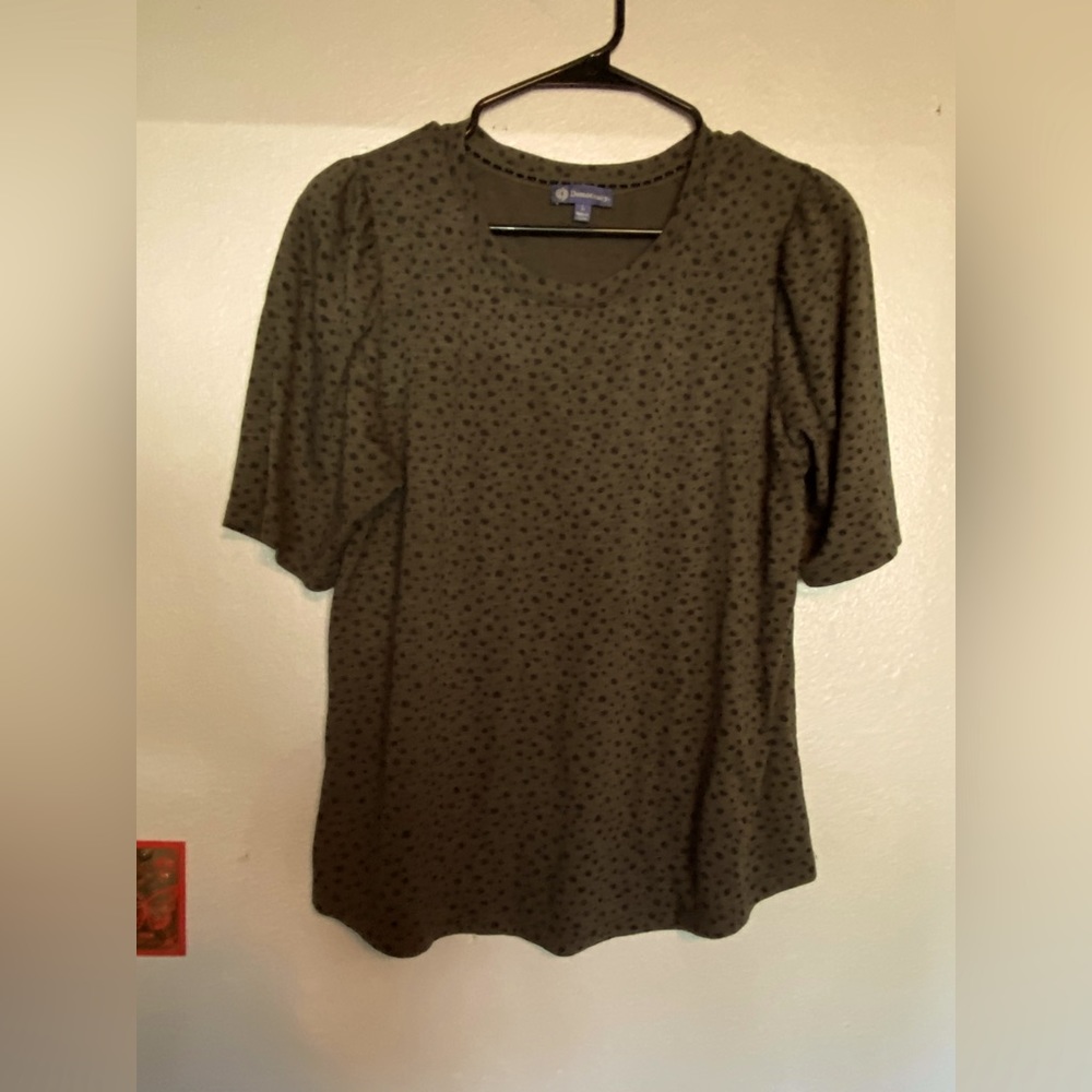 Democracy top size large